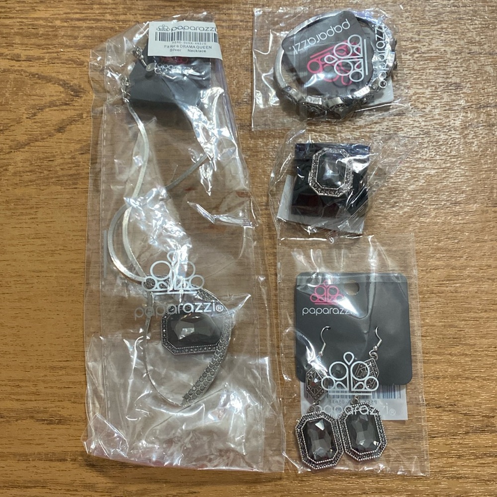 Paparazzi Magnificent Musings silver set